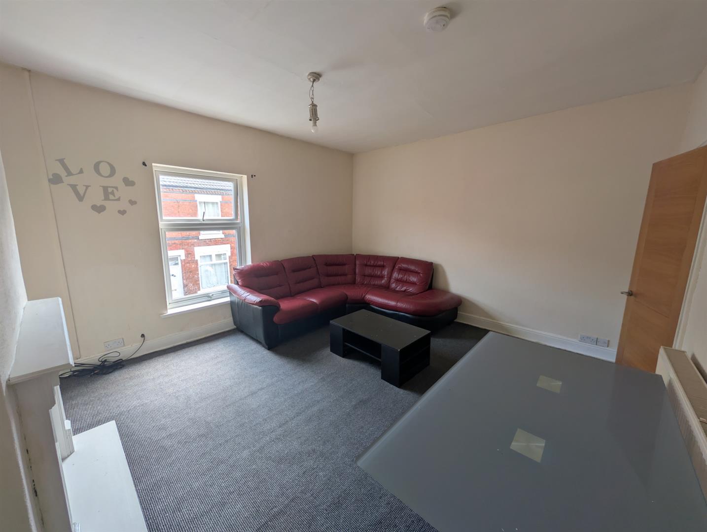 2 bed property in Newdigate St, Crewe